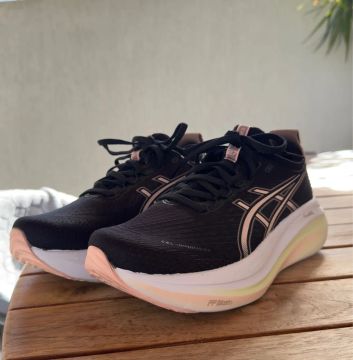 Tênis de Corrida - Nimbus 27 Asics