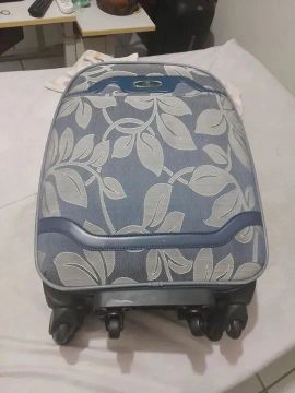 Mala de bordo com 6 rodinhas, giro de 360 graus e extensor