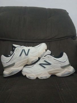 Tênis New Balance 9060- tamanho 40 