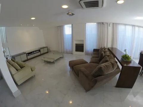 Venda de Casa em Belo Horizonte-MG, bairro Castelo e 360.00m² Área Terreno