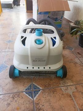 Aspirador de piscina Intex ZX300