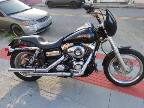 Harley Davidson Dyna Super Glide Custom com abs e Vance & Hines troco