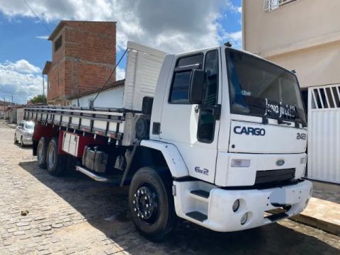 Ford cargo 2422 ano 2006
