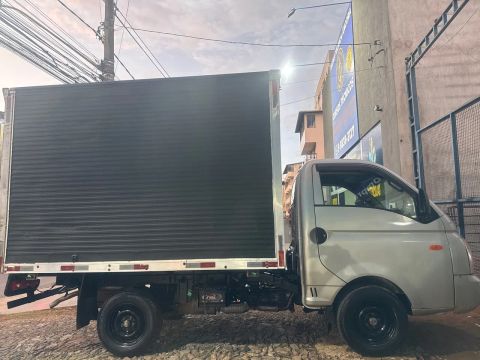 Caminhão Hyundai HR 2012 impecável 