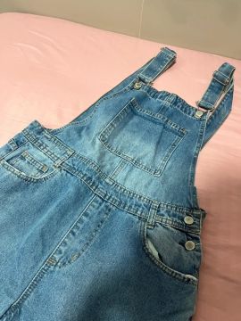 Jardineira Jeans