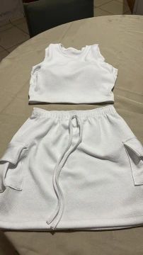 Conjunto cropped e saia branca - Novo