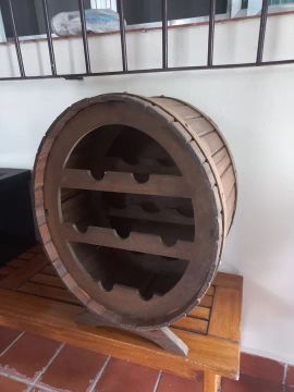 Adega de madeira