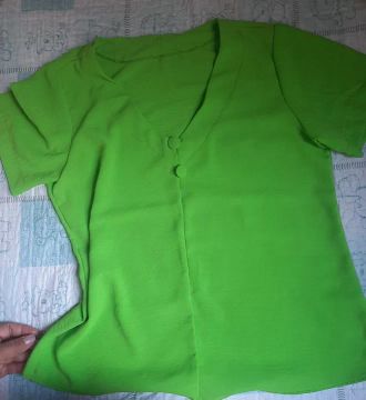Blusa Feminina Verde - Manga Curta