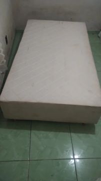 Cama Box Casal em ótimo estado
