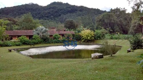 Lindo Sítio com água corrente e nascentes em Blumenau.