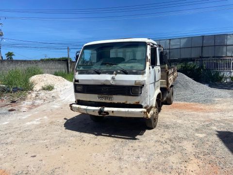 Wolks 7-90 carro trabalhando 
