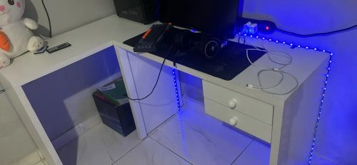 Escrivaninha com e sem gaveta!