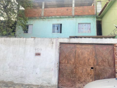 Casa para Venda em  - R$ 200.000