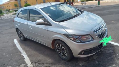 Onix Prata ltz 1.4  top muito conservado
