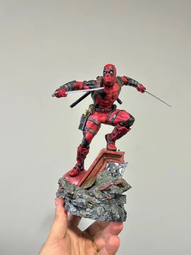Estatueta Deadpool - Coleção Marvel