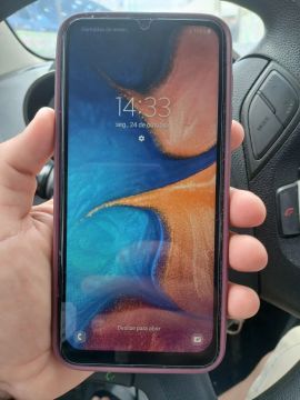 Samsung A20 - 4GB RAM - 64GB