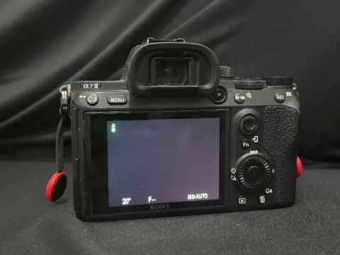 Camera Sony a7III -  Usada