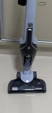 Aspirador Portátil Vertical A Bateria Av100 Black E Decker