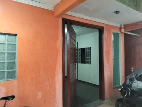 Aluga se uma casa