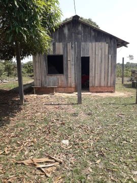 Sítio com casa simples, Documentado 