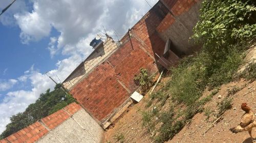 Vendo lote no sol nascente trecho 2 acima barril 99 