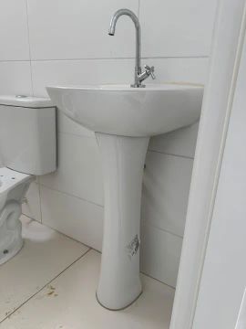 Pia para banheiro com torneira e pedestal Celite