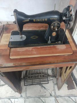 Máquina de Costura Singer Antiga