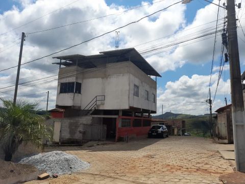Vende-se duas casas