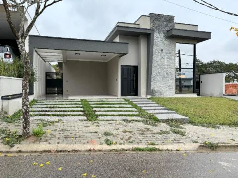 Condomínio Terras do vale, Linda Casa Nova c/ 3 Suítes!