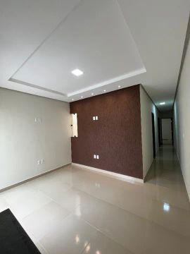 OPORTUNIDADE! Casa à venda no Jaragua II