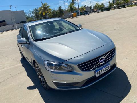Volvo S-60 2015 