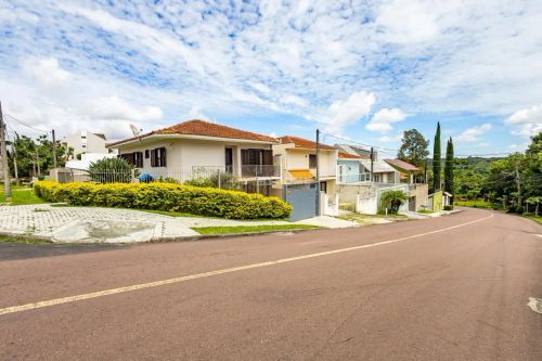 Casa à venda com 3 quartos e 3 vagas no Vista Alegre