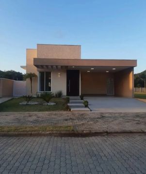 Térrea para venda tem 162 metros quadrados com 3 quartos em Balneário Gaivota - Itanhaém -