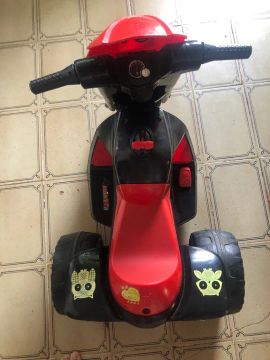 Motoca infantil elétrica 