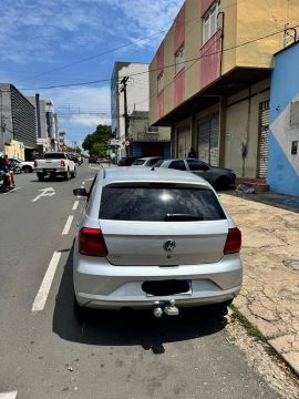 Gol 1.0 econômico.