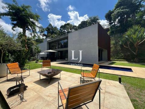 Casa à venda em Itaipava, 03 suítes, 420 m² por R$ 4.350.000 - Petrópolis/RJ