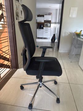 Cadeira de Escritório Giratória com Rodinhas