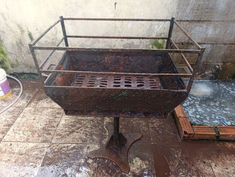 Churrasqueira de Ferro - Usada