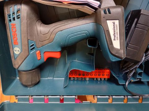 Parafusadeira/Furadeira Bosch GSR 1200 SMART