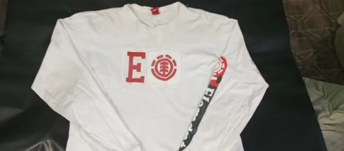 Vendo essa camiseta longa da element ótima pra dia de frio tamanho M