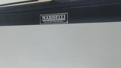 Telão Tela para projetor, com tripé acoplado, tenho 2 unidades, bom estado.
