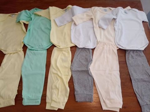 Conjunto Recém-Nascido - R$ 25 cada conjunto 