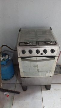 Fogão 4 bocas com forno