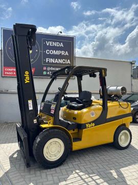 Vendo Empilhadeira Yale 120vx GLP ano 2011 torre 6 metros. oportunidade, repasse.