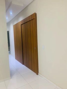 Casa com 3 quartos.