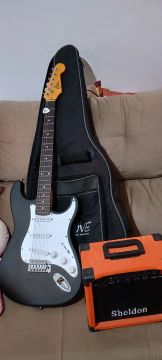 Guitarra Ewa + cubo 