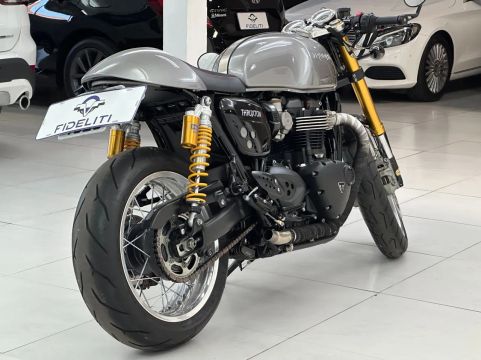TRIUMPH THRUXTON R 