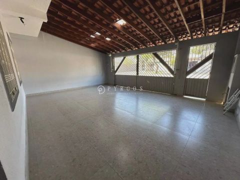 Sobrado para locação R$ 3.200/mês  no bairro Santa Maria em Jacareí/SP