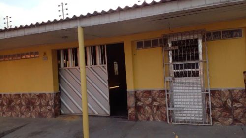 Aluga-se casa no Canaranas 1