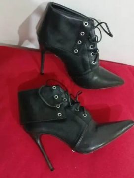 Bota couro número 34 salto 11cm cano curto (pode ser usado dobrado ou mais alongado)